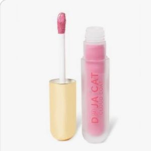 🐈 🥂 🌹 • 💎 BH x Doja Cat 💎•… ‘dem lips 👄 💎